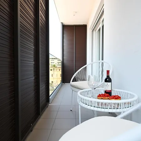 Me Too Exclusive - House Bovio Daire *