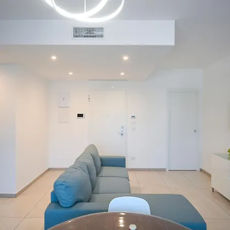 Me Too Exclusive - House Bovio Daire Bari